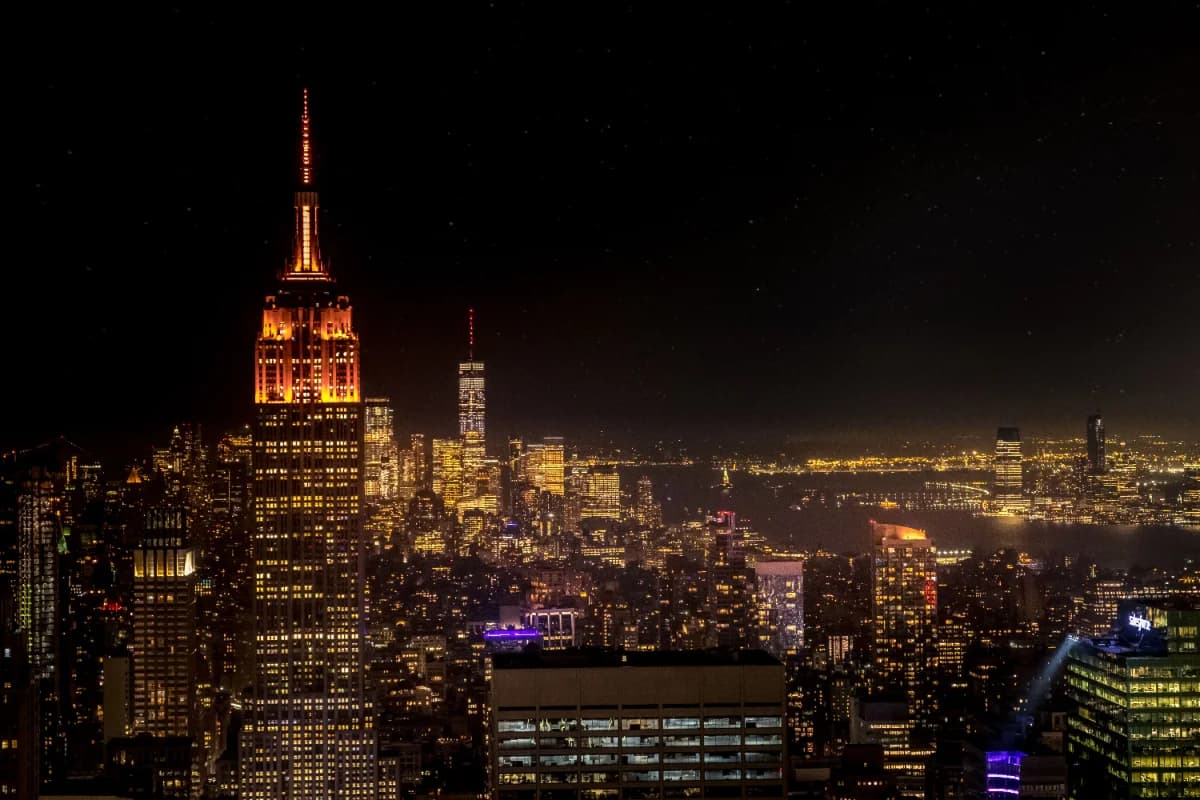 Students networking their way into investment banking